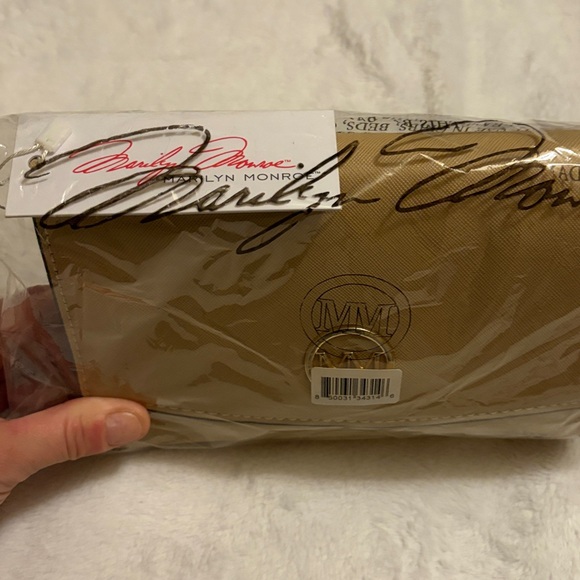 NWT. Elegant Tan Clutch Bag - Picture 2 of 6